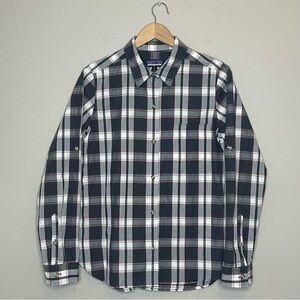 Patagonia button up long sleeve size Medium Organic Cotton